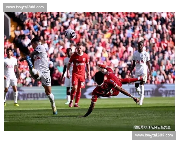 英超冰火夜:曼联 4-2 逆转惊魂,利物浦 3-2 遭四连败